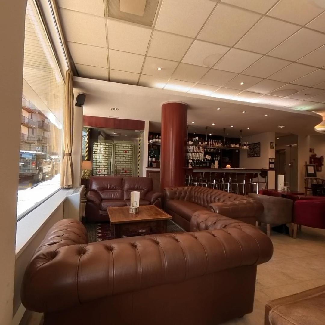 Hotel Cubil باس دي لا كاسا المظهر الخارجي الصورة